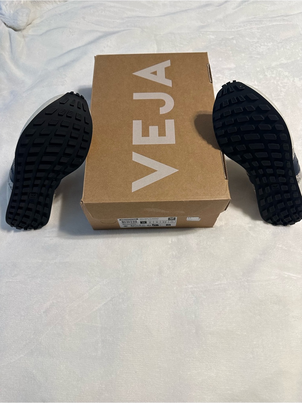 Veja Wool Runner Sneakers in Grey and Navy - Picture 6 of 8